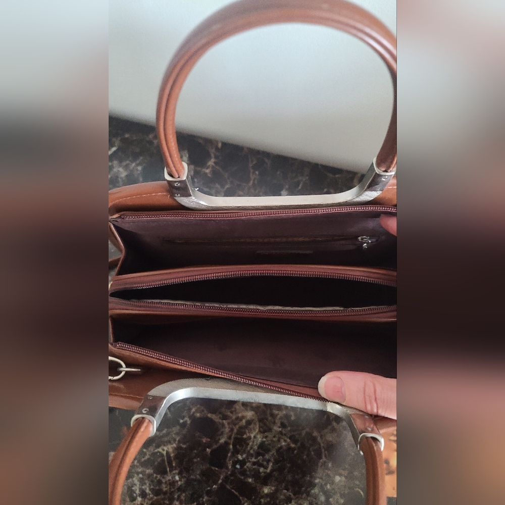 Handbag - Picture 1 of 8